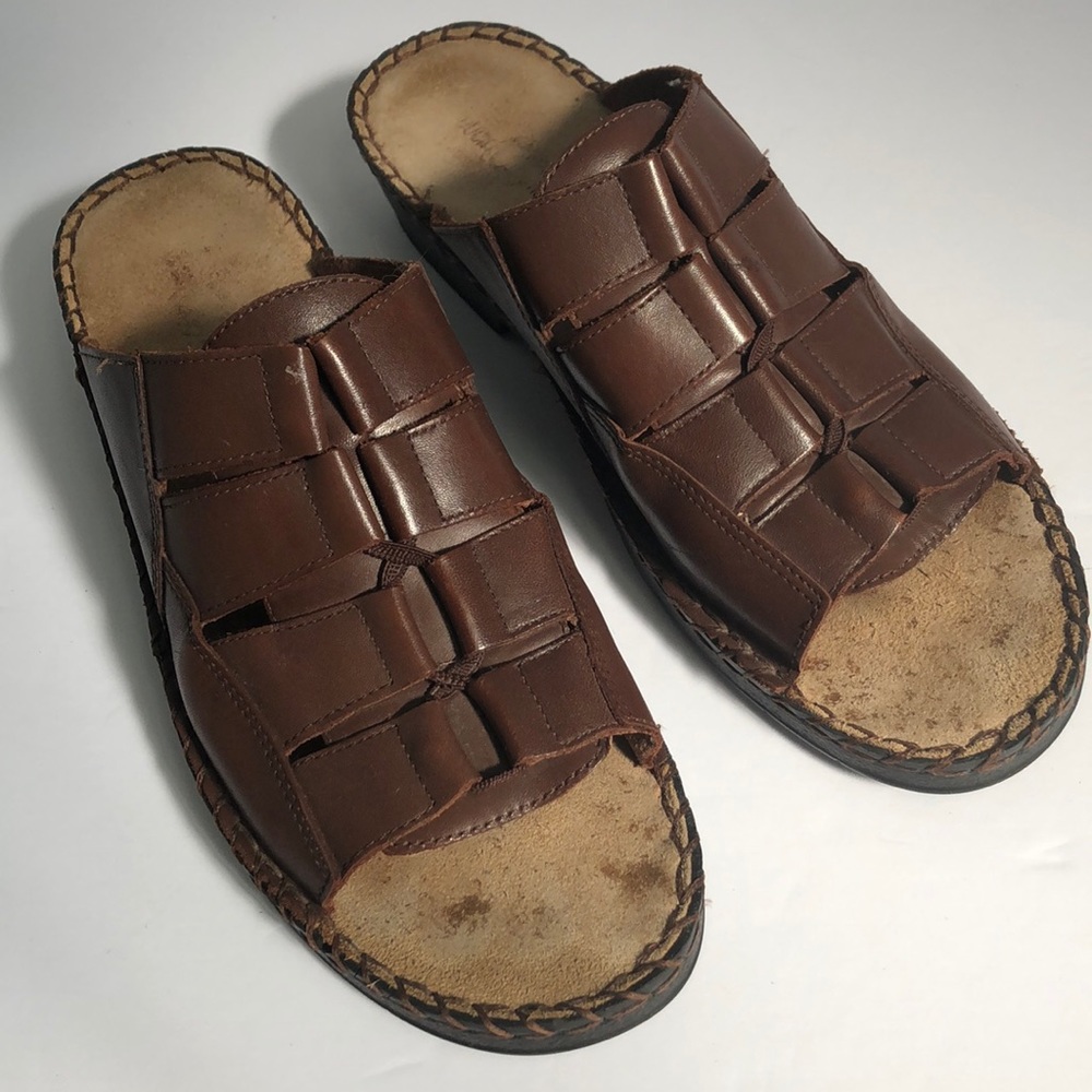 Duck Head 8 1/2 brown leather slip ons